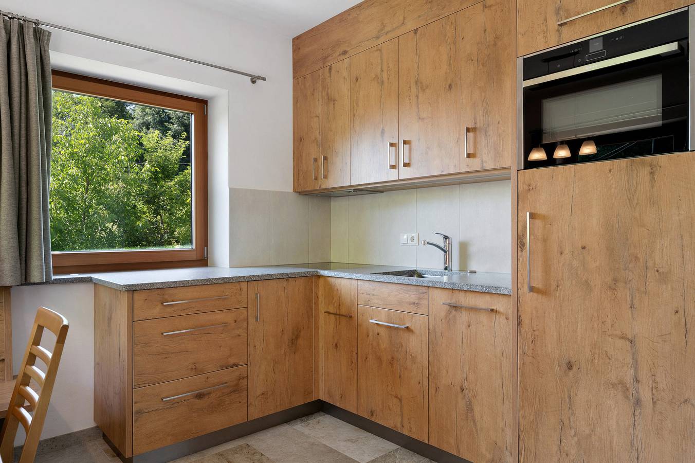 Ganze Wohnung, Ferienwohnung 'Schlern' mit Bergblick, privater Terrasse und Wi-Fi in Ums, Völs am Schlern