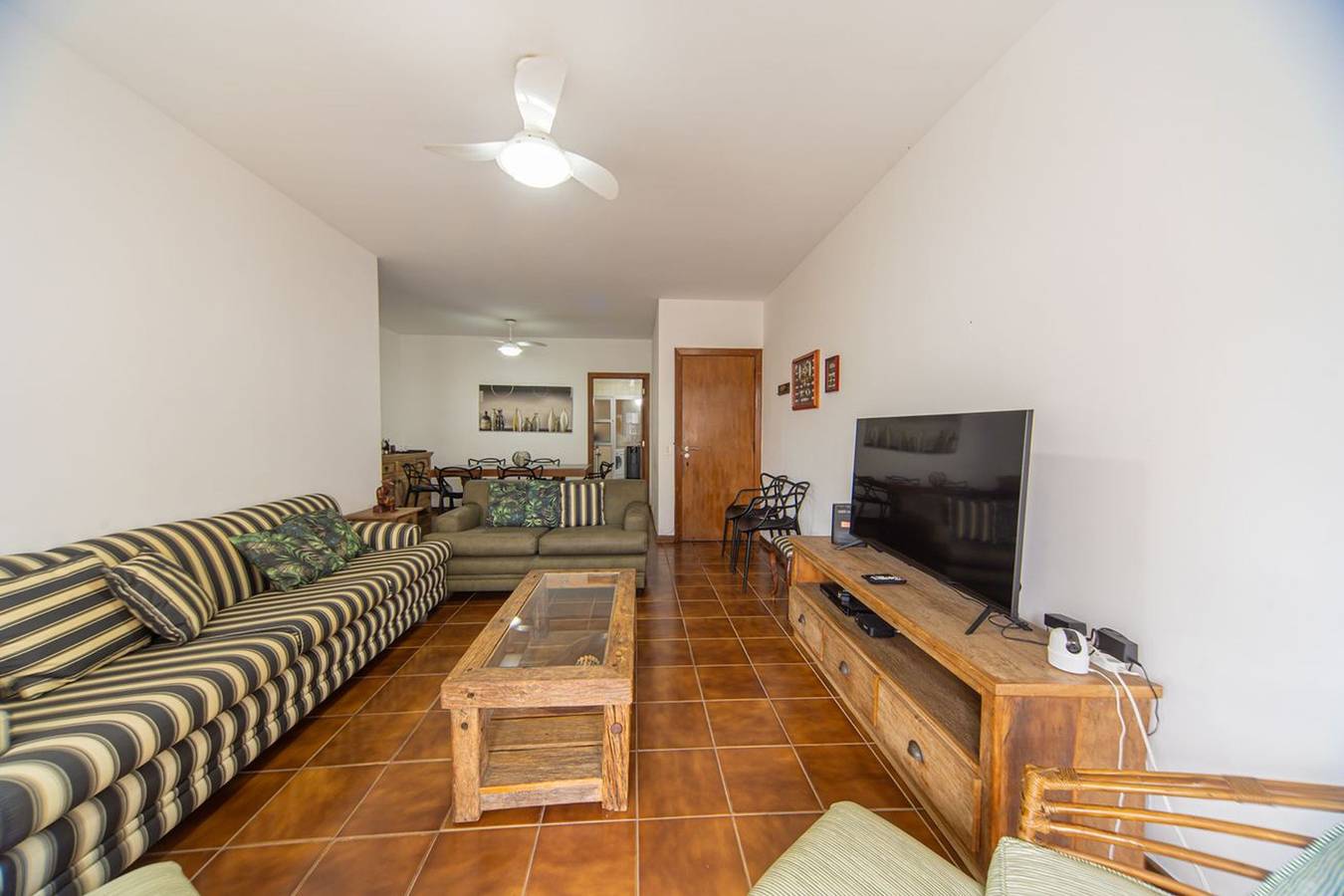 Appartamento intero, Apto com 3 quartos a 200m da Praia Pitangueiras in Praia da Enseada (Guarujá), Baixada Santista