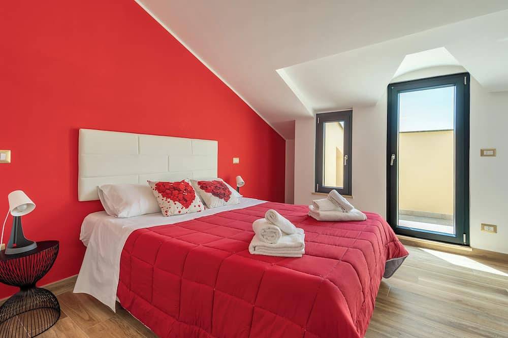 Entire apartment, [Love Shelter] Attic Room Lake View Wifi Kitchen in Marta, Lake Bolsena