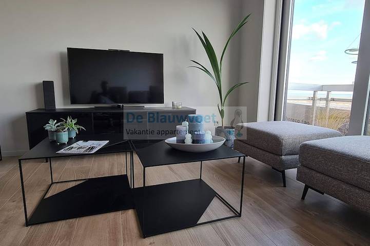 Beautiful and modern apartment "De Blauwvoet" on the beach promenade in Bruges, Côte belge