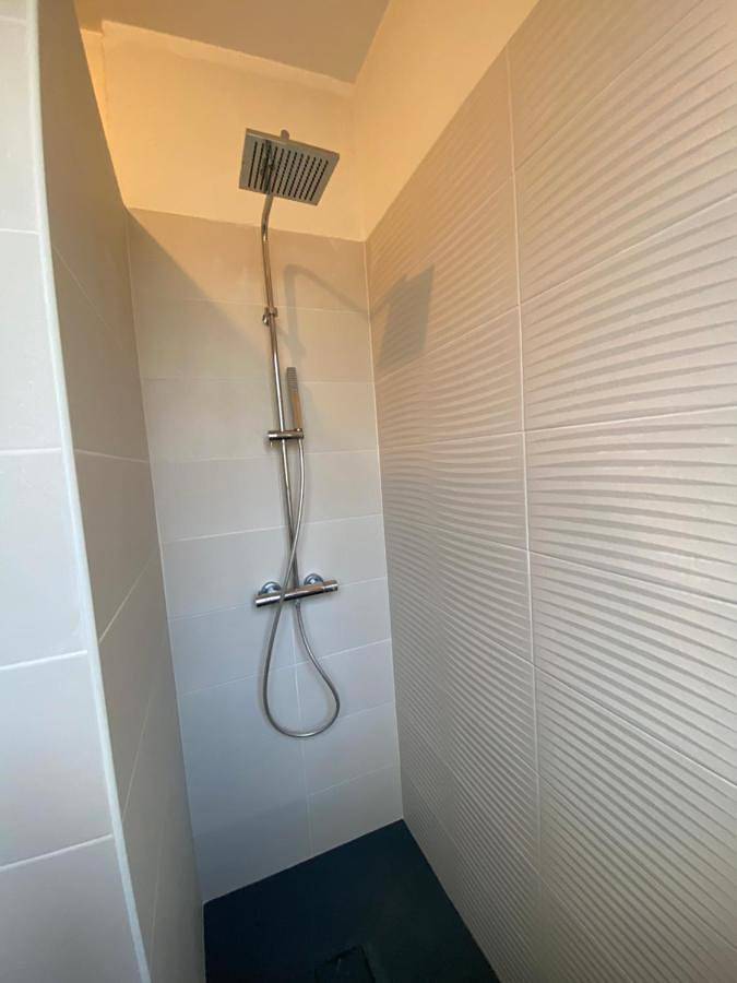 Gîte pour 2 personnes, avec jardin ainsi que vue et terrasse à Montpinchon - 4