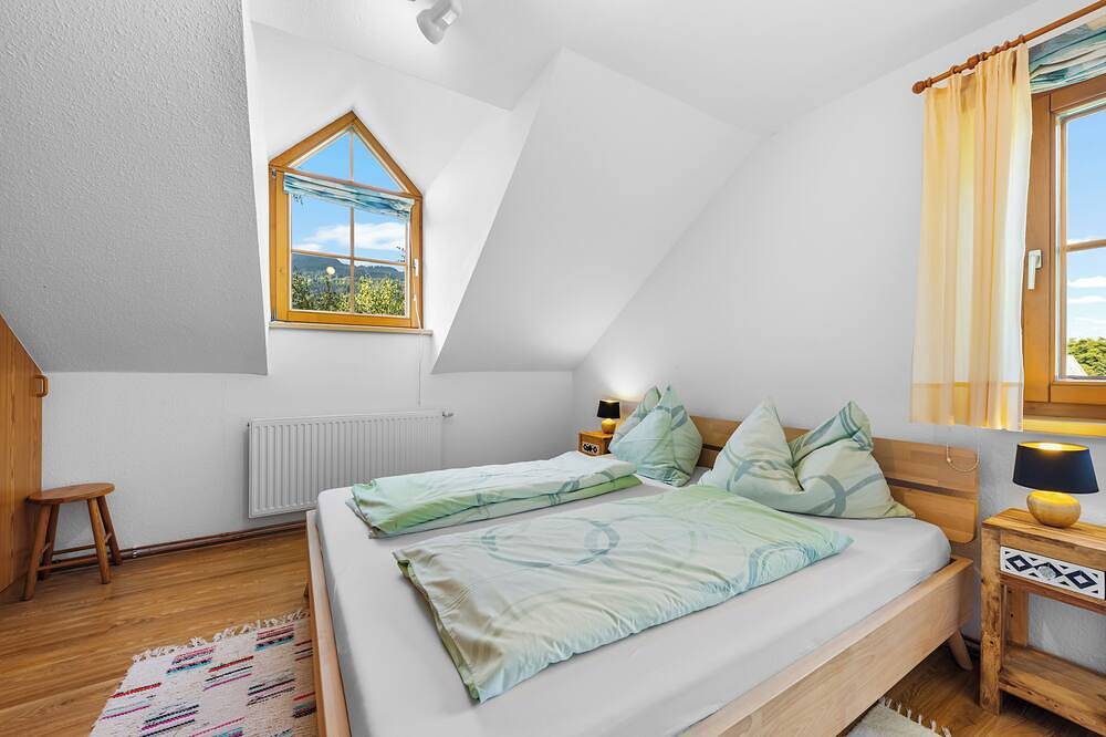 Private lake house Ossiachersee • Own bathing jetty - 4 bedrooms | 6 guests in Steindorf am Ossiacher See, Oberkärnten
