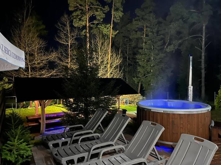 Wynajem wakacyjny dla 2 osób, z Taras i Jacuzzi oraz Ogród i Basen dla dzieci w Województwo świętokrzyskie