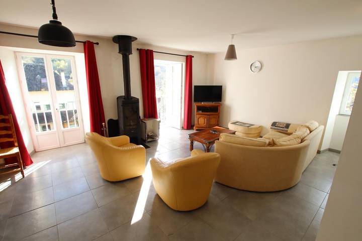 Gîte pour 8 personnes, avec terrasse dans vallée d'Aspe - 4