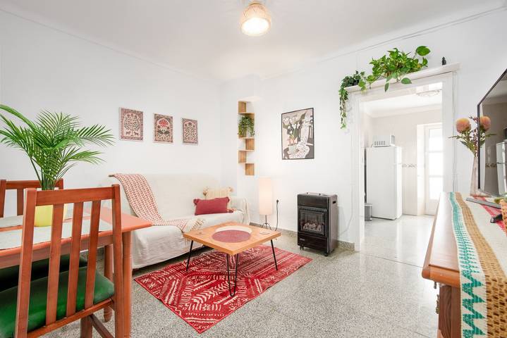Entire apartment, Holiday Home 'La Casa De Eva' with Mountain View, Shared Terrace and Wi-Fi in Gaucín, Málaga Province