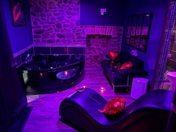 Gîte pour 2 personnes, avec jacuzzi à Donges