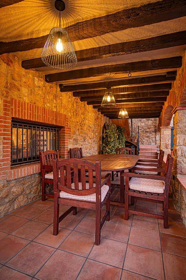 Casa rural para 7 personas, con vistas además de jardín y piscina en Capmany - 4