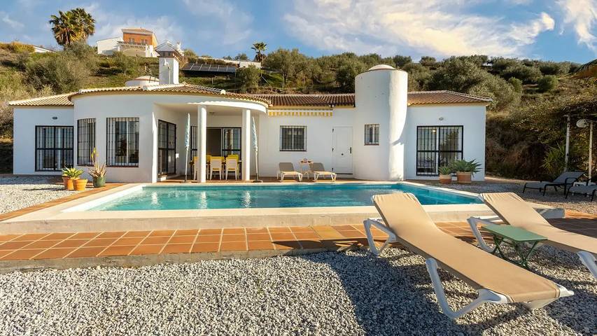 Chalet para 7 personas, con piscina y terraza en Arenas