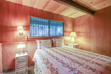Log Cabin for 8 Guests in Donner Lake, Nevada County, Picture 1