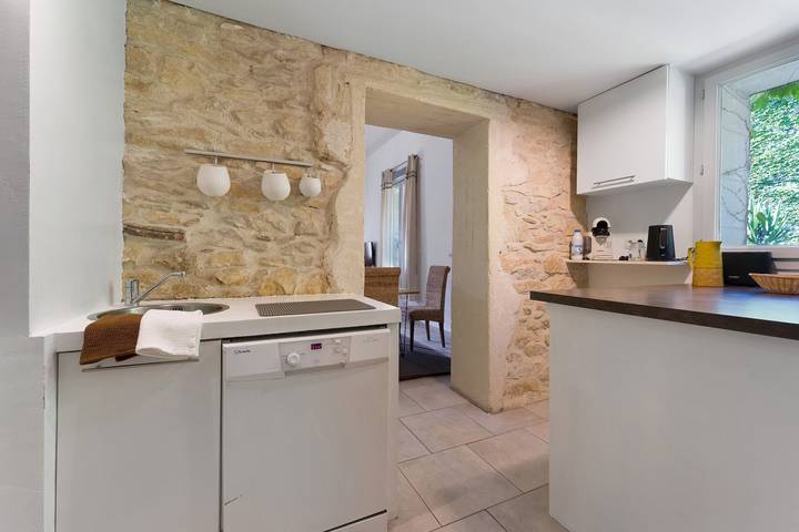 Gîte autentico con terrazza e giardino privato nel Languedoc in Bernis, Costa mediterranea (Francia)