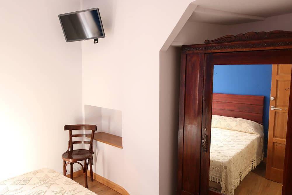 Casa antigua con todas las comodidades de hoy y poder disfrutar in Santa María del Campo, Provincia de Burgos