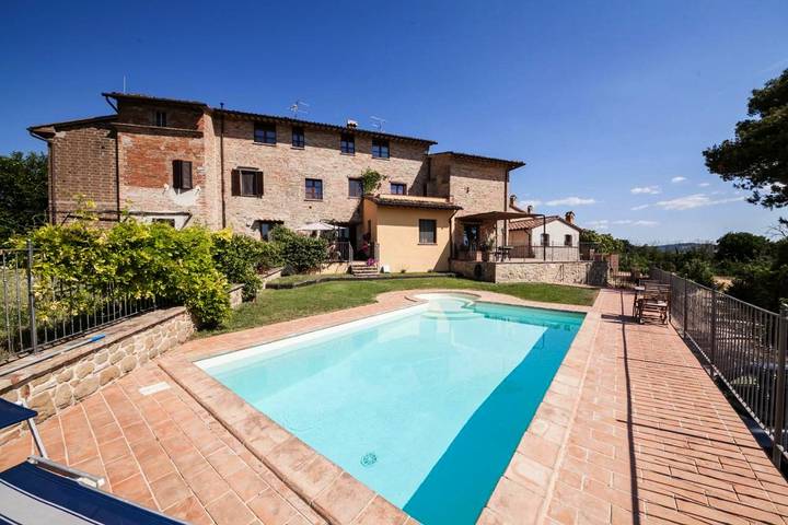 Appartement de vacances pour 5 personnes, avec vue ainsi que piscine et terrasse, animaux acceptés - 1
