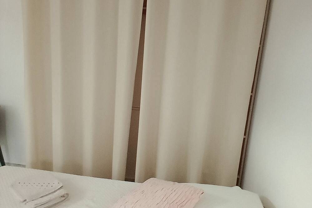 Entire apartment, Studio 28 m square, garden level, no works. in La Valette-du-Var, Toulon region