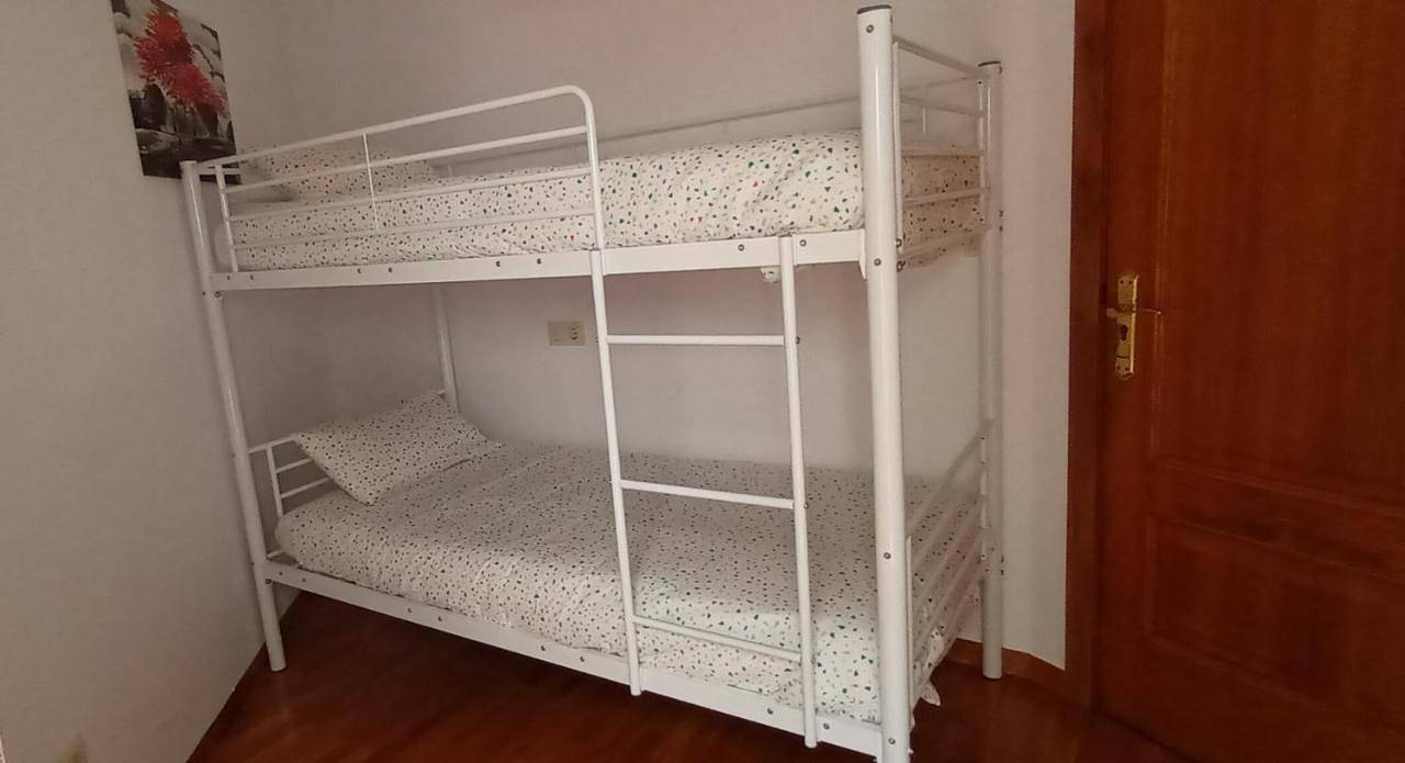 Apartamento entero, Two-Bedroom Apartment with Balcony and Terrace in Vimianzo, Costa de Galicia