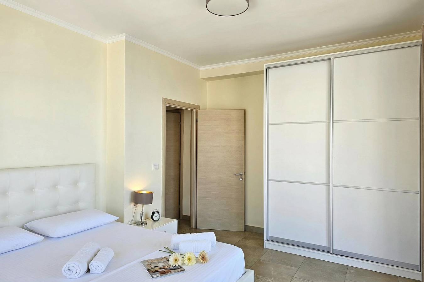 Appartamento intero, Appartamento vacanze per 4 persone con vista oceano in Saranda, Valona