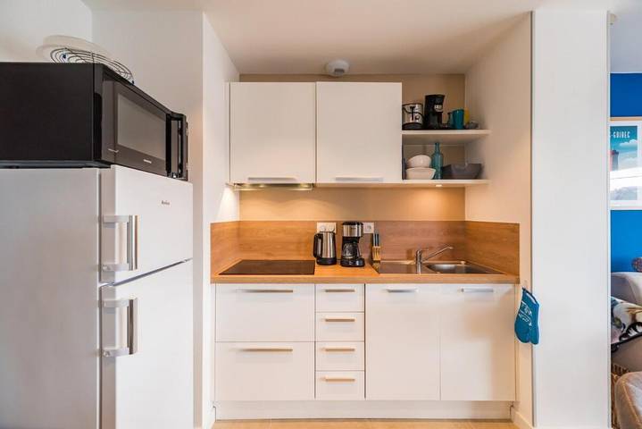 Gîte pour 4 personnes, avec terrasse dans Plage Saint-Guirec - 2