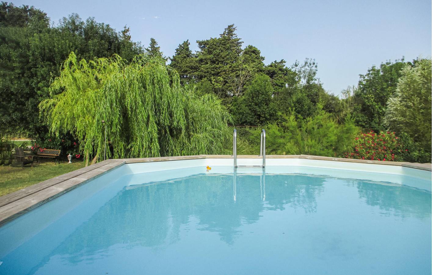 Charmantes Apartment mit Pool, Terrasse und WLAN! in Salon-de-Provence, Aix-en-Provence und Umgebung