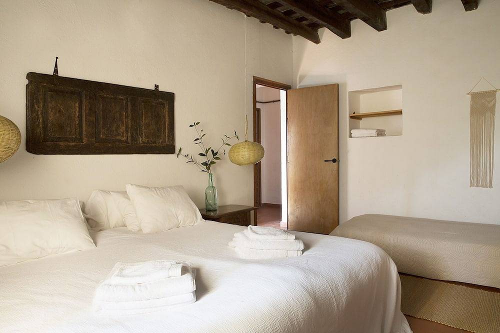 Luxury 10 to 12Br Estate near Sitges · Pool · Ideal for in Platja del Cellerot (Sitges), Sitges