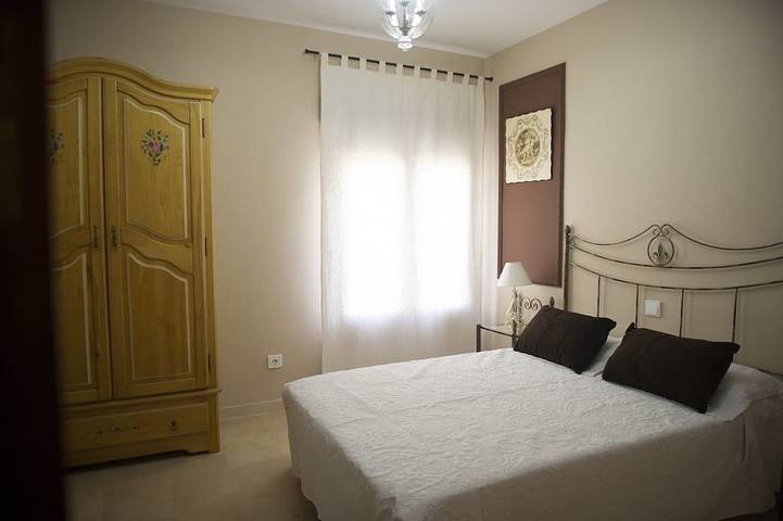 Maison rurale La bibliothèque. 3hab = 200 € - 4hab = 240 € - 5hab = 280 € - 6hab = 320 € - 7hab = 360 € in Almagro, La Mancha