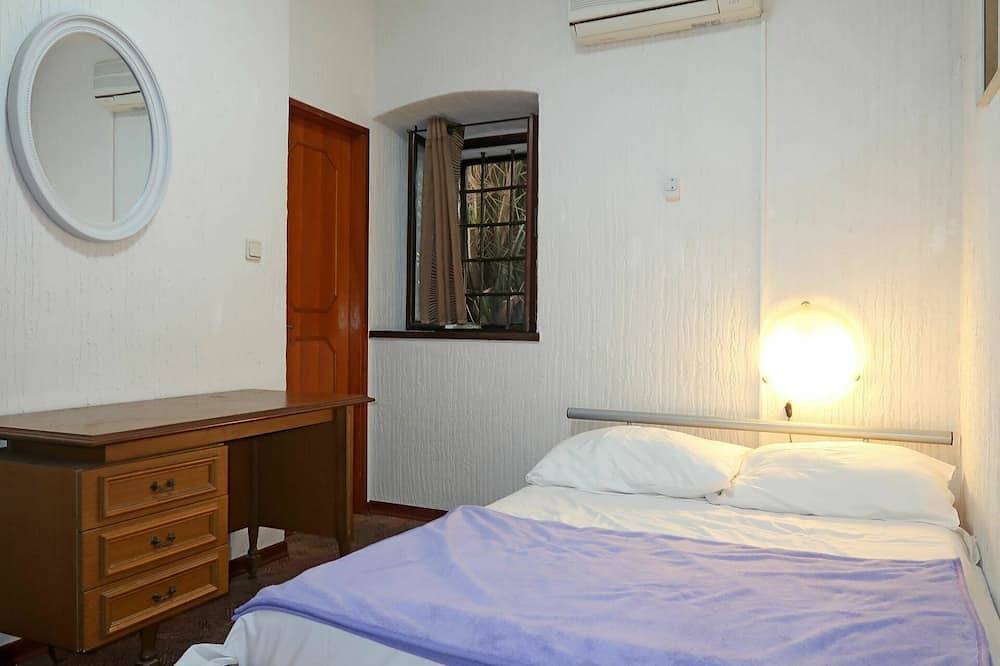 Schönes alleinstehendes Ferienhaus mit Klimaanlage,  W-Lan, Tv, Terrasse und Haustiere erlaubt in Nerezine, Kvarner Inseln