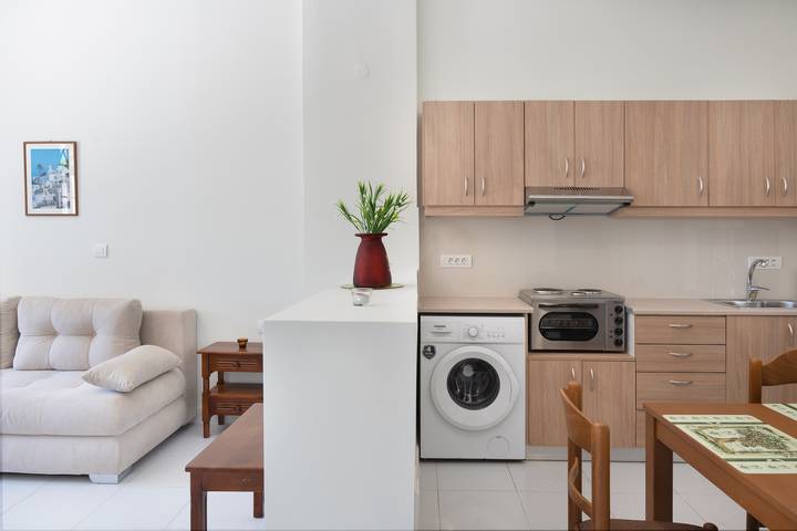 Ganze Wohnung, Ferienwohnung 'Port House' mit Meerblick, Wlan und Klimaanlage in Platia Riga Fereou, Kos Stadt