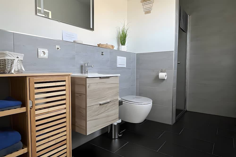 Ganze Wohnung, Apartment „Für 4 Personen, 55 m²“ mit gemeinsamer Terrasse, Garten und Wlan in Groß Polzin, Vorpommern Greifswald