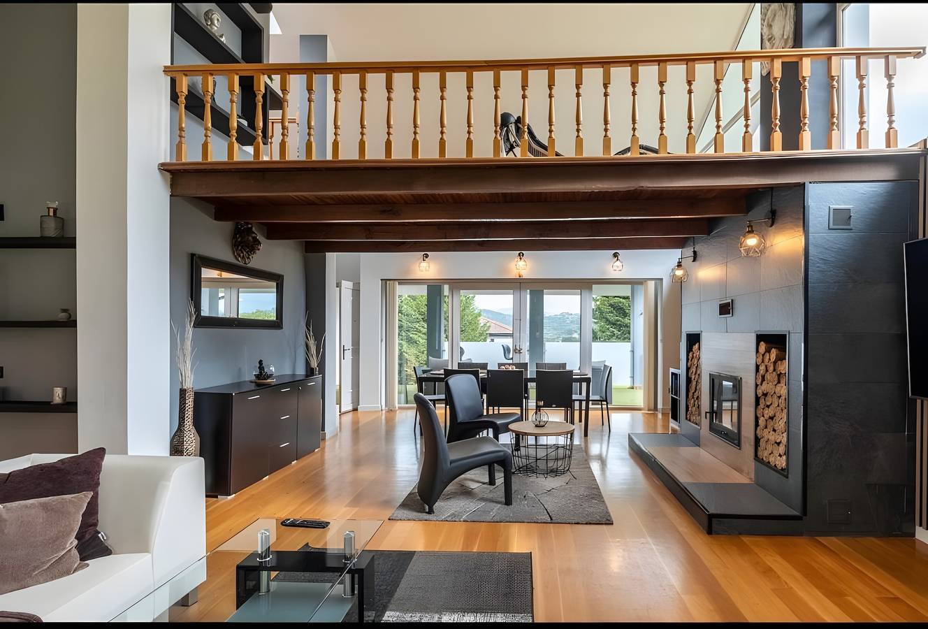 Casa de vacaciones 'Romeo' con vistas a la montaña, piscina privada y Wi-Fi in Oviedo, Cordillera Cantábrica