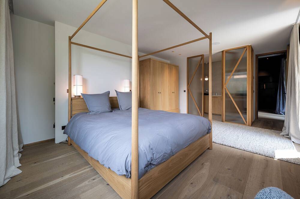Modern ski chalet in Courchevel  Chalet Celeste in Courchevel 1300 (Le Praz), Saint-Bon-Tarentaise