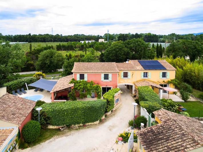 Location de vacances pour 6 personnes, avec Terrasse ainsi que Jardin et Piscine à Taillades - 4