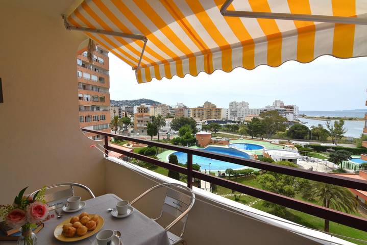 Estudio para 4 personas, con piscina además de vistas y terraza, Se admiten mascotas - 1