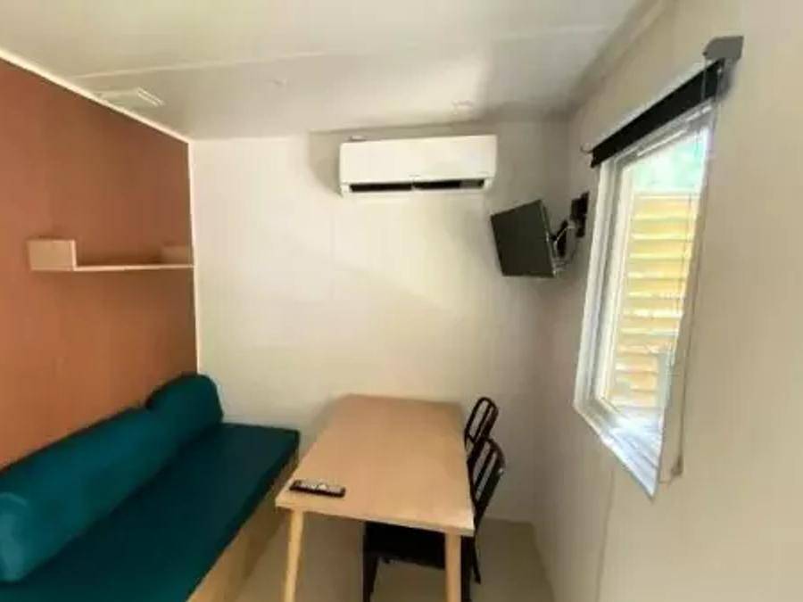 Camping Domaine des Chênes Blancs Pausado - Mobilhome 2 personnes - Premium 2 Pièces 2 Personnes Climatisé + Tv in Saint-Saturnin-lès-Apt, Parc naturel régional du Luberon