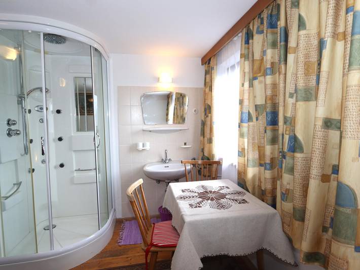 Ganze Wohnung, Gemütliche Ferienwohnung mit herrlicher Aussicht in Bruck am Ziller, Kaisergebirge