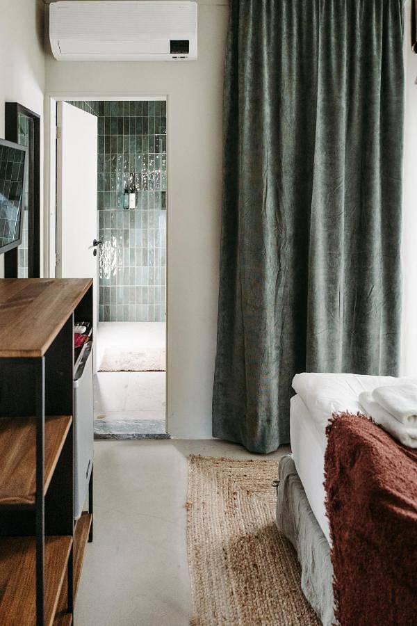 Double Room with Shared Bathroom in Alvor, Faro Distrikt