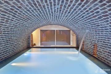 Ferienhaus für 8 Personen, mit Whirlpool und Pool sowie Terrasse in Spa