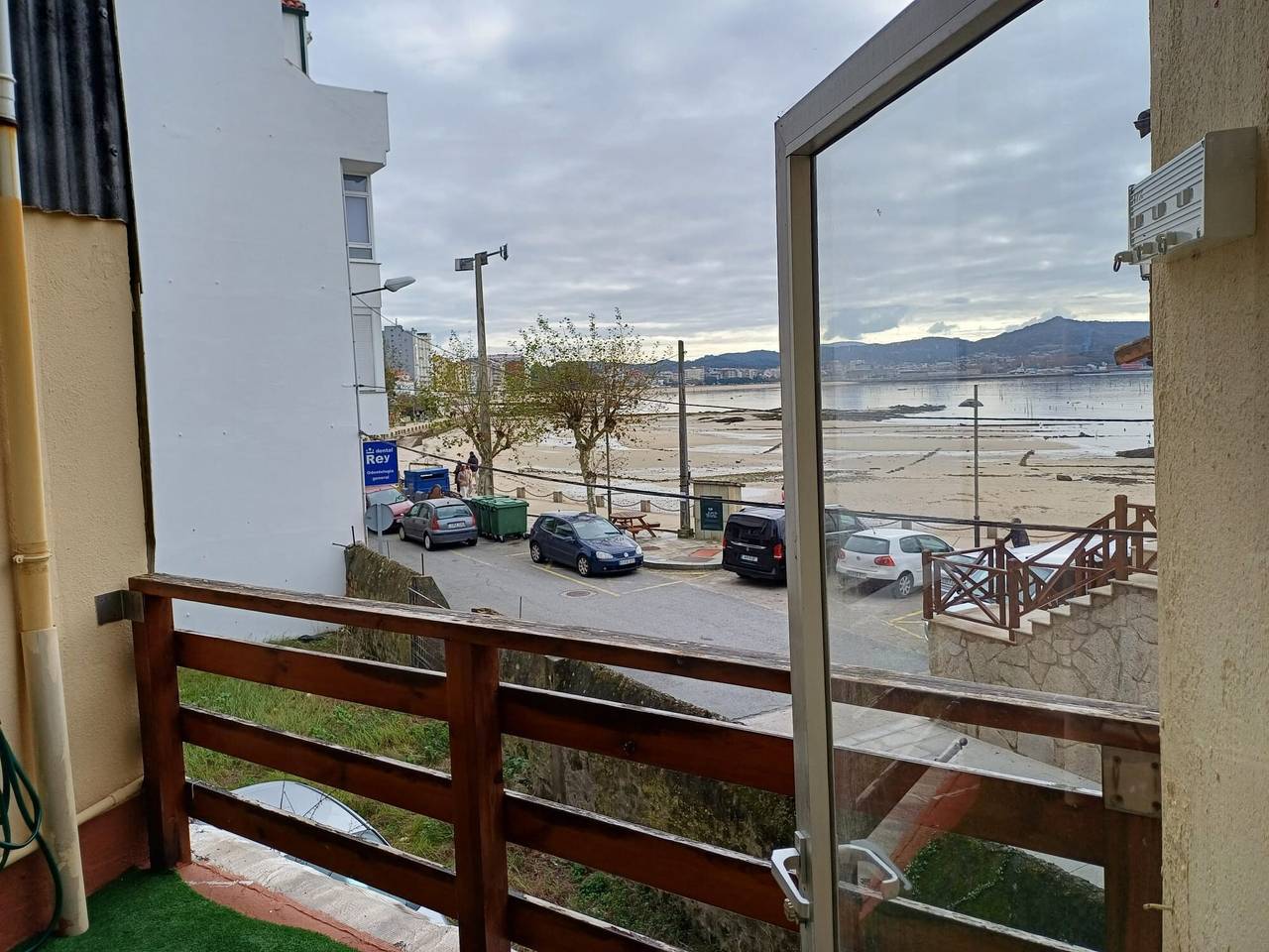 Apartamento entero, Apartamento 'Piso Fon' con vistas al mar, terraza privada y balcón in Villagarcía de Arosa, Rias Baixas