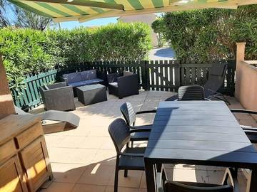 Gîte pour 4 personnes, avec jardin et piscine ainsi que bassin pour enfant et vue dans Plage des Aresquiers