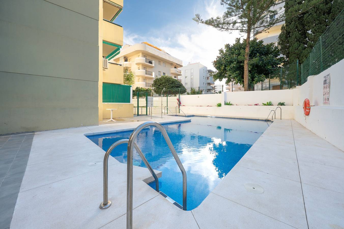 Hel lägenhet, Lägenhet för 5 Personer med balkong in Playa de Torreblanca, Fuengirola