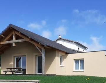 Gîte pour 8 personnes, avec terrasse et jardin à Saint-Front