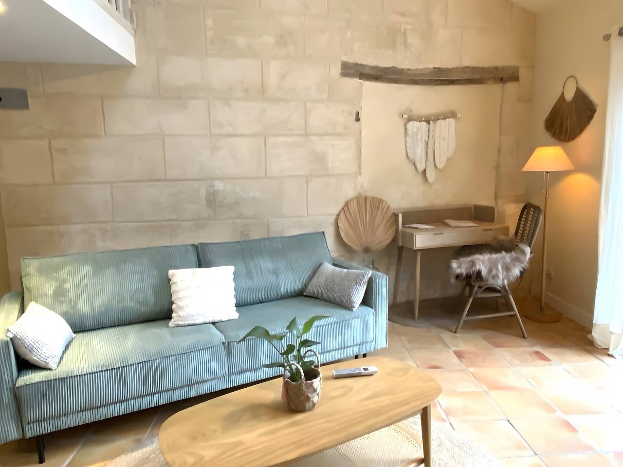 Charming Gîte "Le Cocon" with Shared Pool, Terrace, and Wi-Fi in Civrac de Blaye in Civrac-de-Blaye, Blaye region