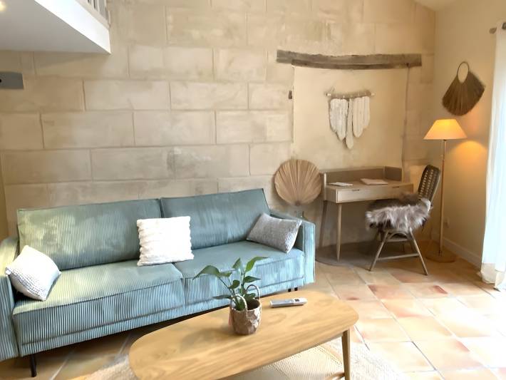 Charming Gîte "Le Cocon" with Shared Pool, Terrace, and Wi-Fi in Civrac de Blaye in Civrac-de-Blaye, Blaye region