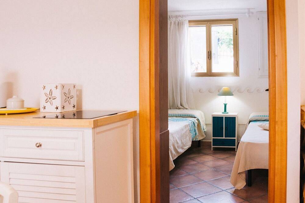 Entire apartment, Cosy apartment for 4 people with Wifi, A/C and pets allowed in Santa Maria Navarrese, Ogliastra Province