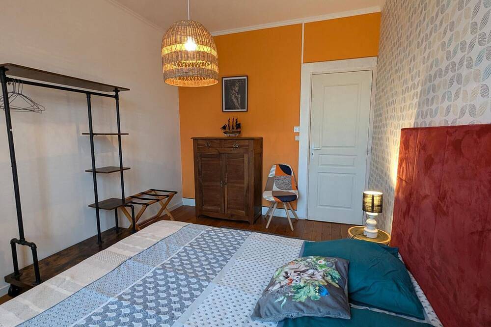 Grande maison, animaux admis - 8 pers. in Jarnac, Charente
