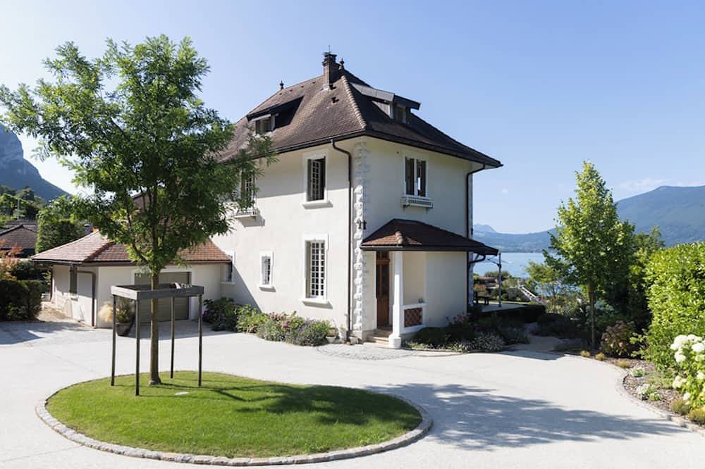 Venez Chez Vous La Villa des Pensières in Veyrier-du-Lac, Annecy region
