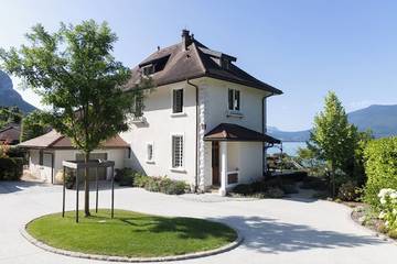 Villa pour 12 personnes, avec balcon et jardin à Veyrier-du-Lac