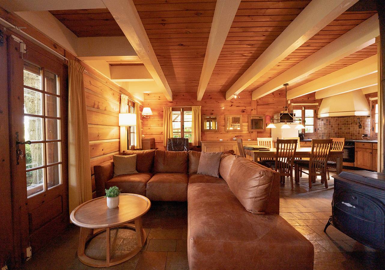 Charmantes Bungalow für 4 Personen mit Holzofen und Balkon in der Nähe von Wald und Wiese in Soest (Niederlande), Utrecht und Umgebung