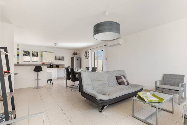 Location de vacances pour 6 personnes, avec piscine ainsi que jardin et terrasse à Vendres - 2