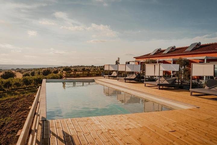 Location de vacances pour 4 personnes, avec vue et jardin ainsi que bassin pour enfant et piscine à Alter do Chão - 3