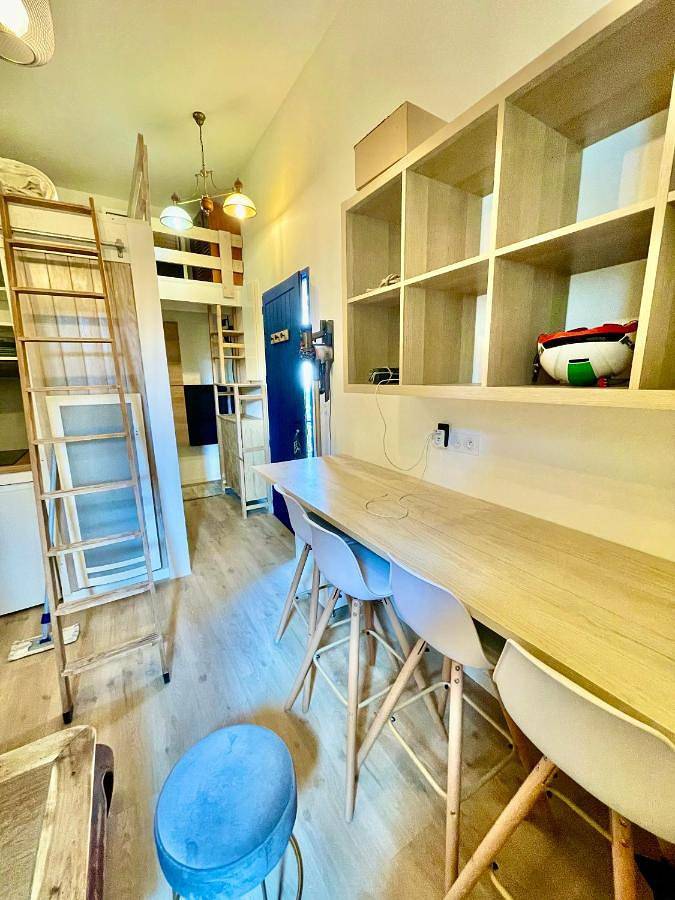 Appartement entier, Proche kedge et universitée appartement cosy avec clim ,parking ,cuisine équipée ,sdb et jardin in Talence, Région de Bordeaux
