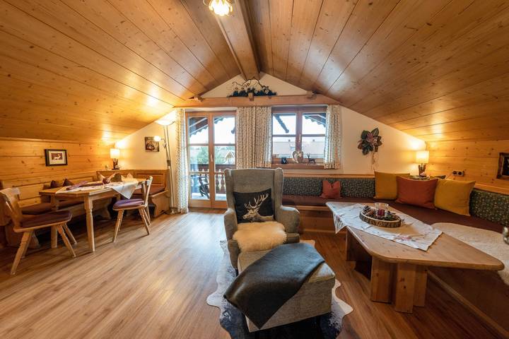 Ferienwohnung für 4 Personen, mit Balkon und Terrasse sowie Ausblick in Wallgau - 3