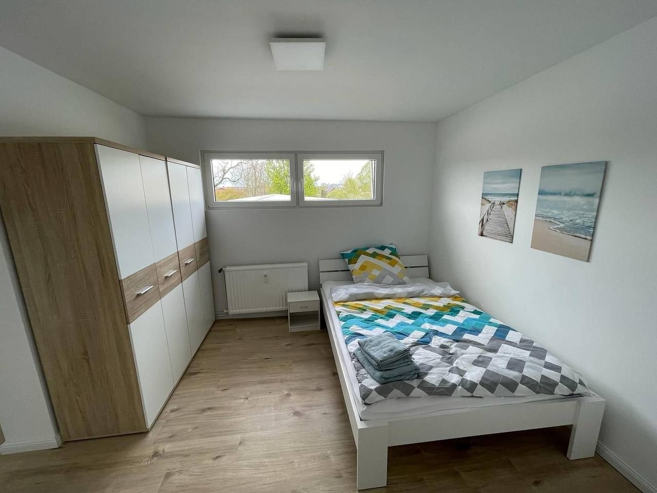 Herrliches Zweibett-Zimmer im Grünen in Schleswig-Holstein - ideal für Monteure, Gemeinschaftsbad (Zimmer Nr. 4) in Groß Vollstedt, Rendsburg-Eckernförde